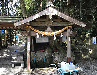 よみがえりの水くみ場